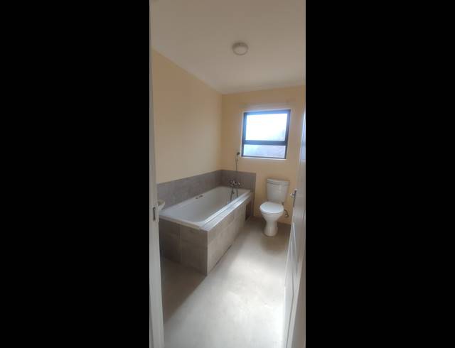 3 BEDROOM FREEHOLD FOR SALE IN SHARON PARK